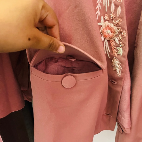 Mauve pink blazer with embroidery and cape sleeves ! - Picture 7 of 11